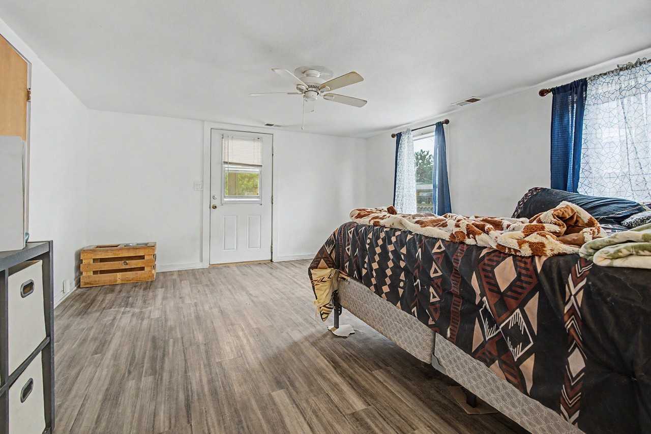 1803 Grand Ave - Photo 2 of 11