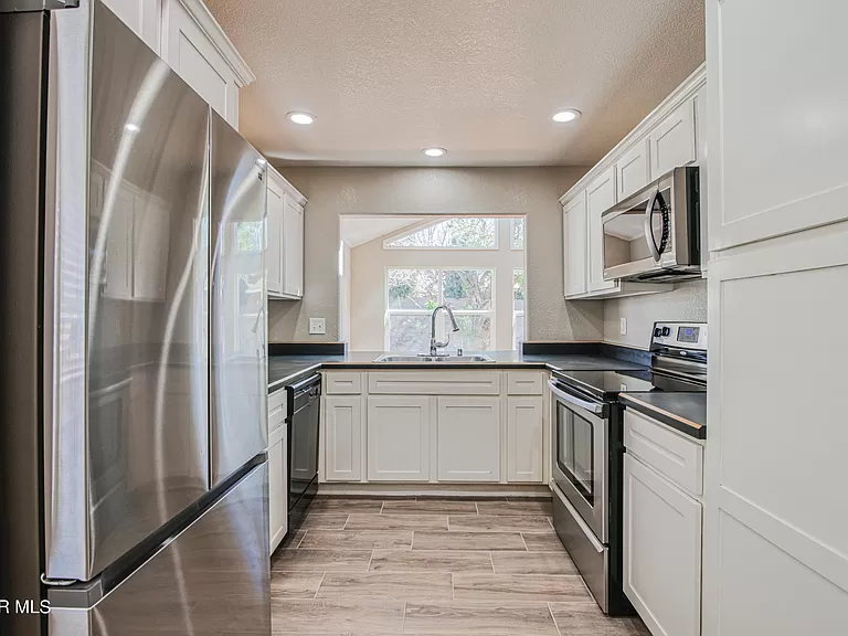 752 Agua Caliente Dr - Photo 4 of 10
