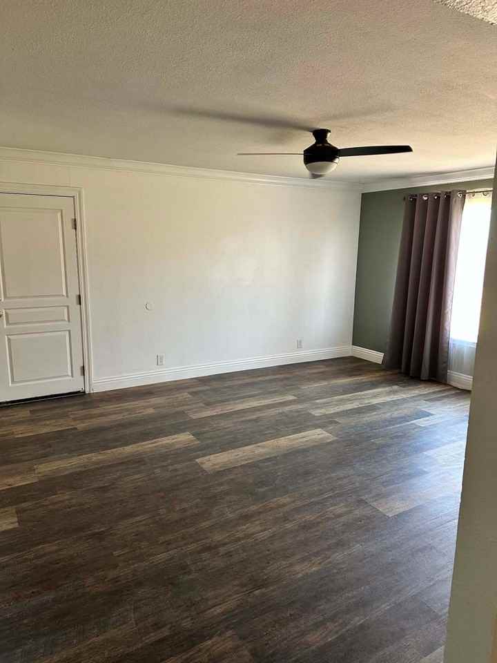 1624 Catalpa St - Photo 4 of 20