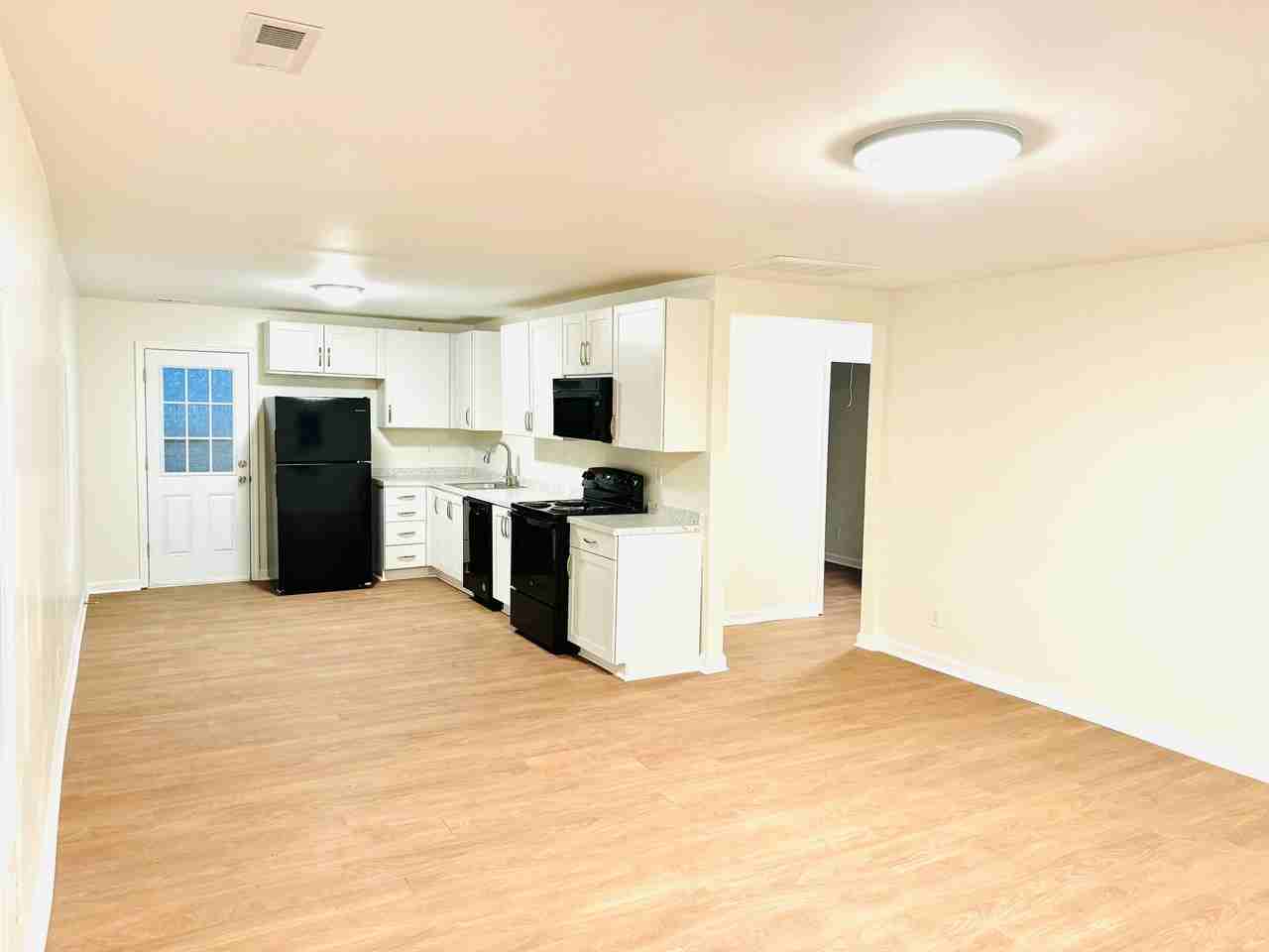 208 Hill St - Photo 2 of 10