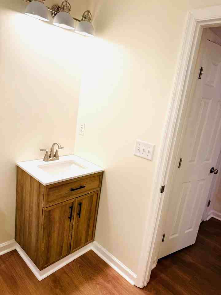 208 Hill St - Photo 7 of 10