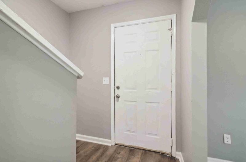 3439 Bayshore Dr - Photo 2 of 20