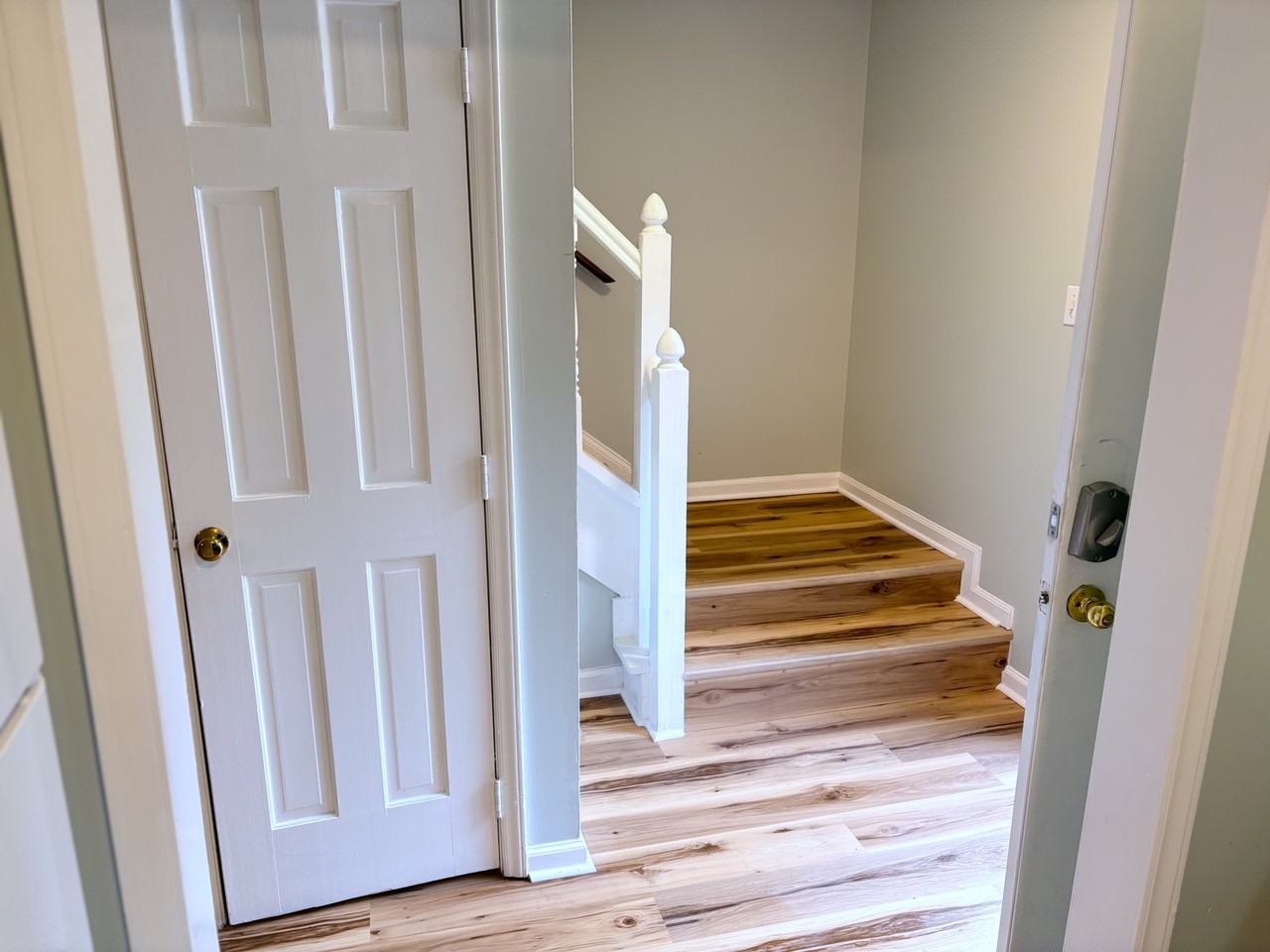6813 Glendower Rd #B - Photo 3 of 12