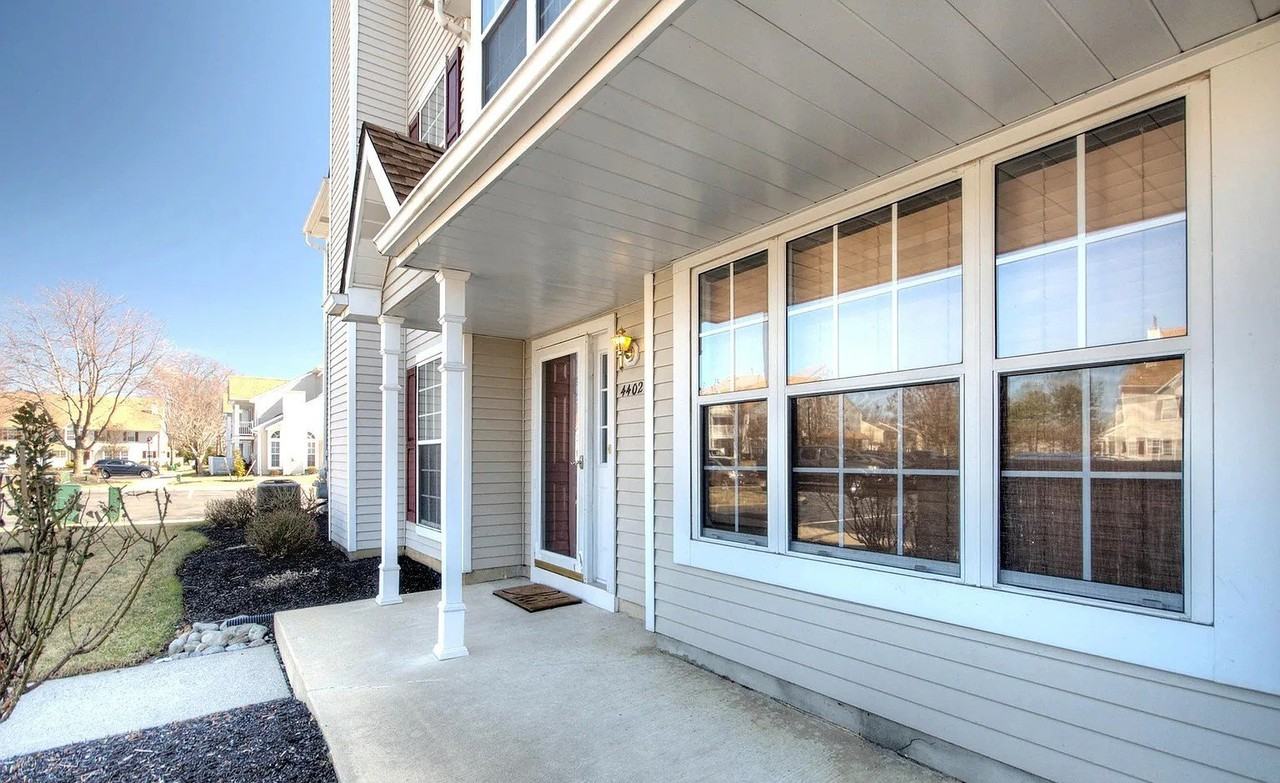 4402 Aberdeen Ln - Photo 3 of 18