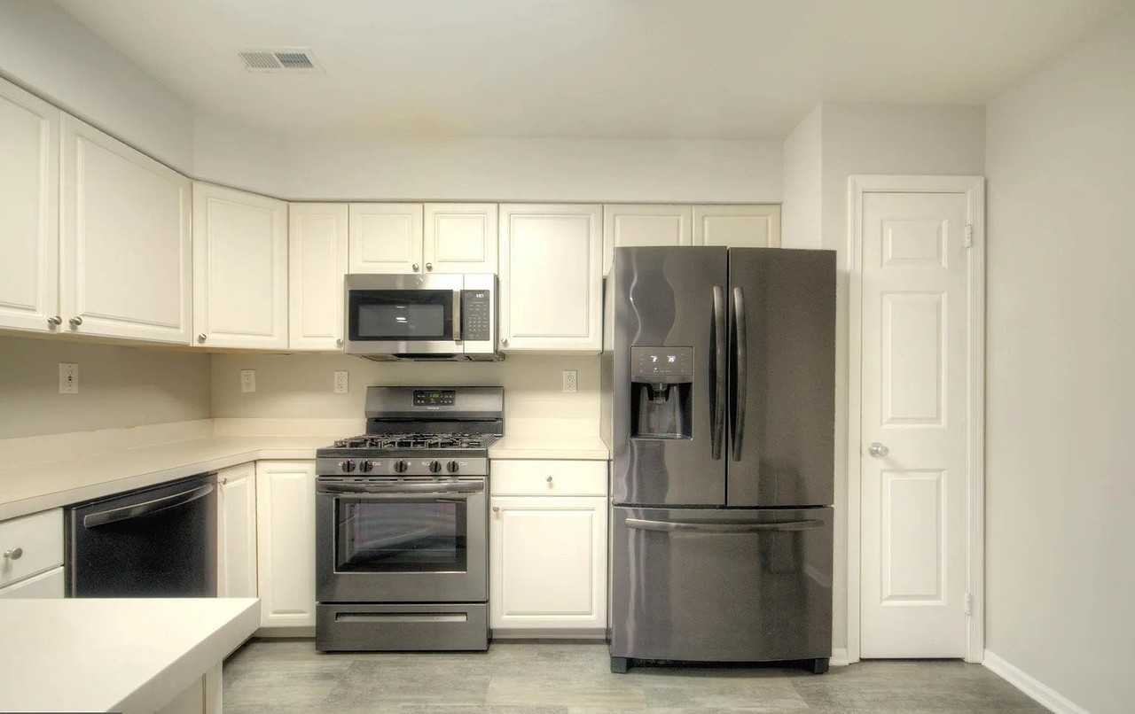 4402 Aberdeen Ln - Photo 7 of 18