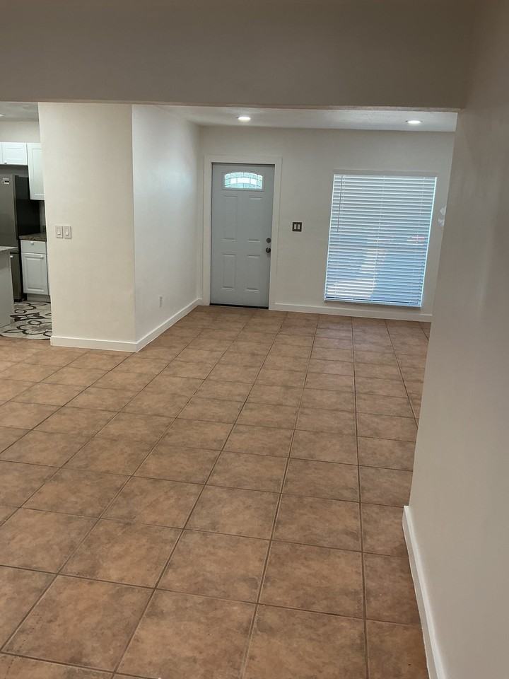 11405 Sw 148th St - Photo 2 of 10