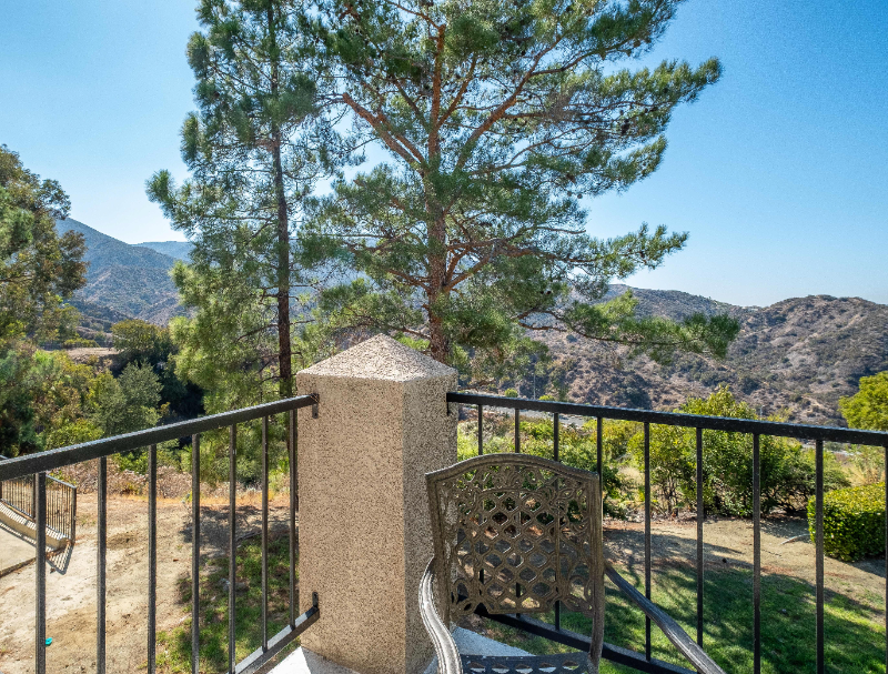 2604 Avenida Del Vis #203 - Photo 6 of 38