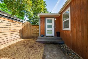 featured image of 6235 Se Clatsop St
