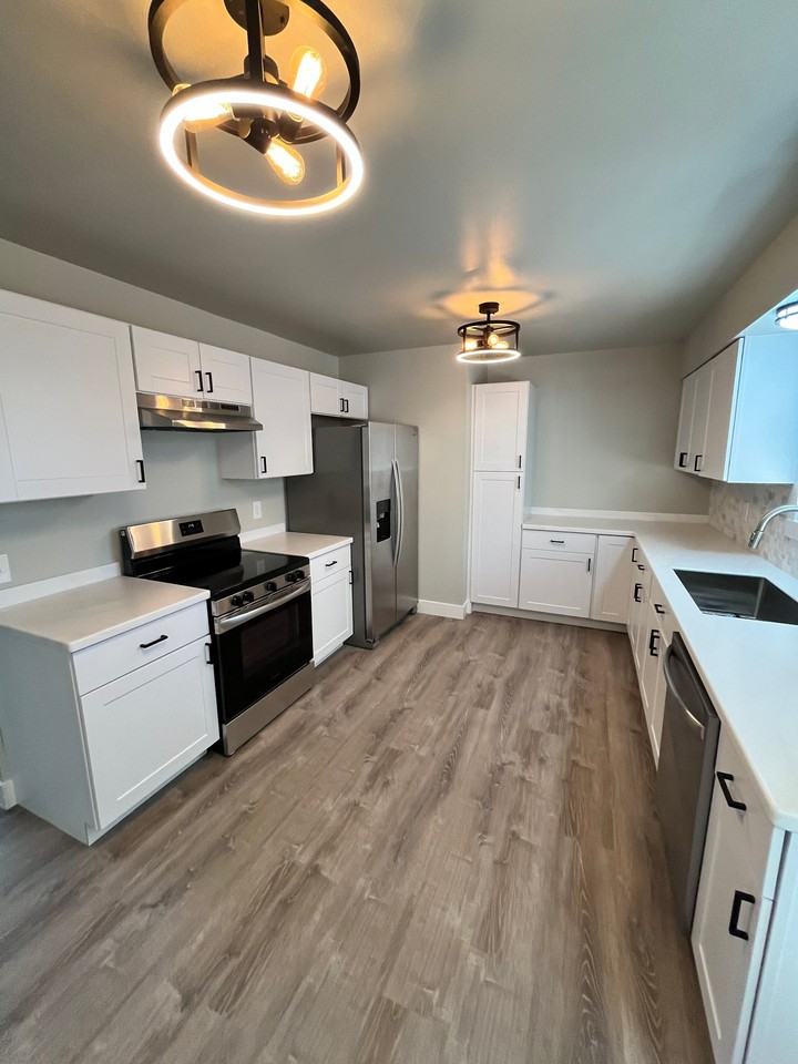 2505 Hancock Ave - Photo 6 of 19