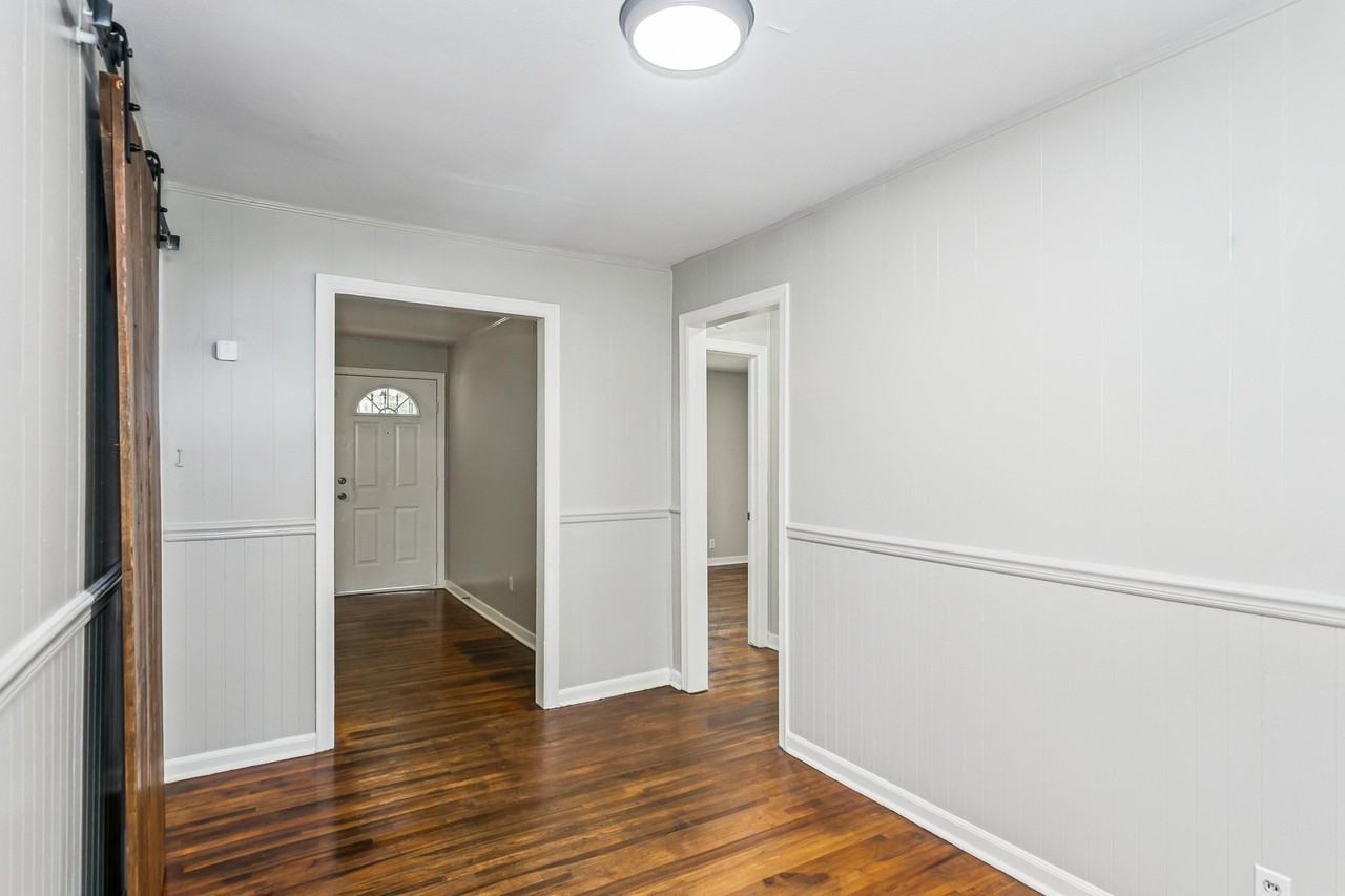 229 S Edwards Ave - Photo 6 of 16
