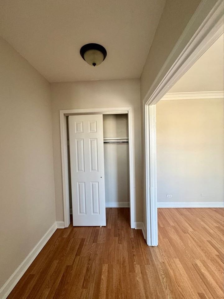 922 Eastwood Ave #5 - Photo 5 of 8