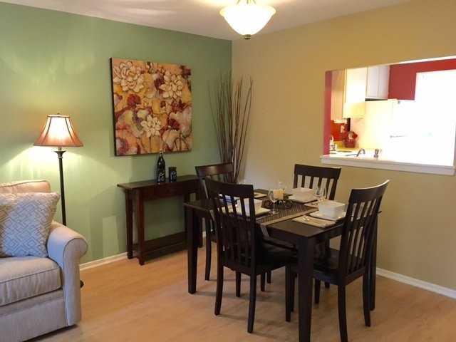 10728 Lester St - Photo 3 of 15