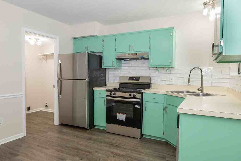 107 Hampton Dr - Photo 6 of 12