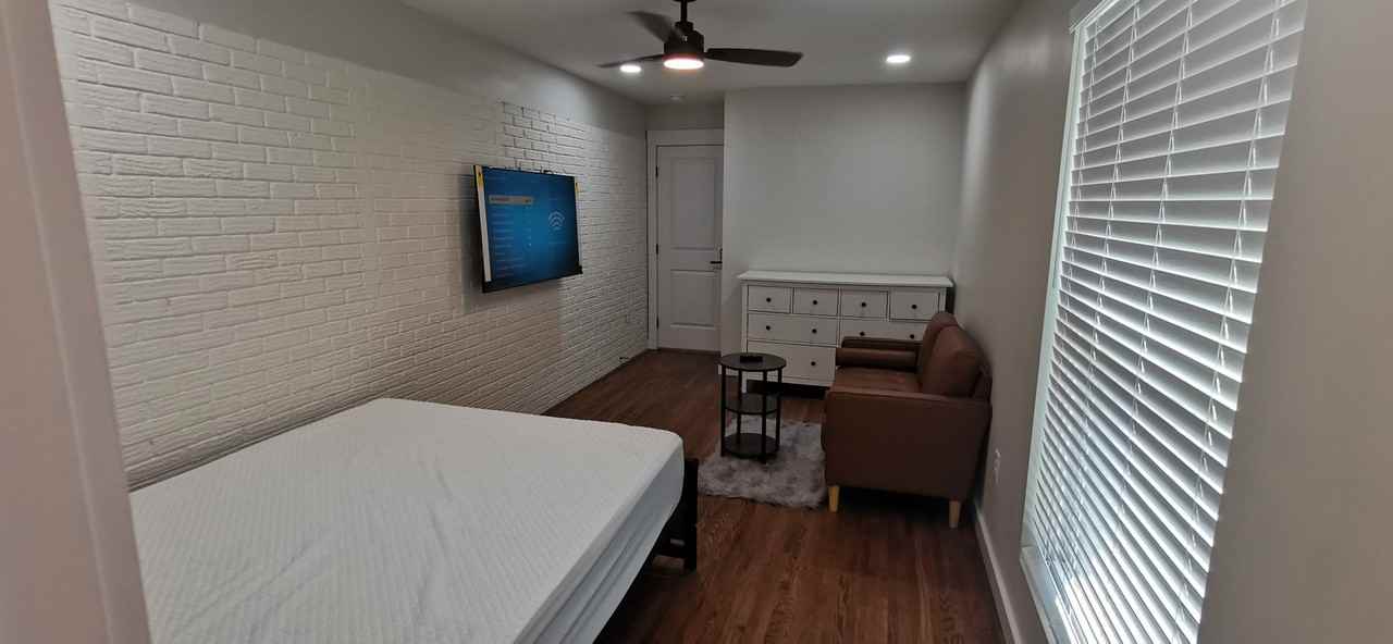 920 Friendly Pl - Photo 2 of 19