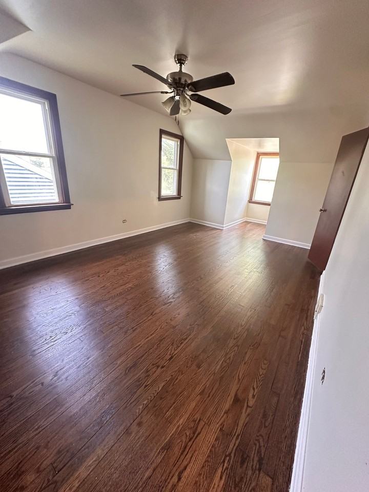 13708 S Wentworth Ave - Photo 2 of 10
