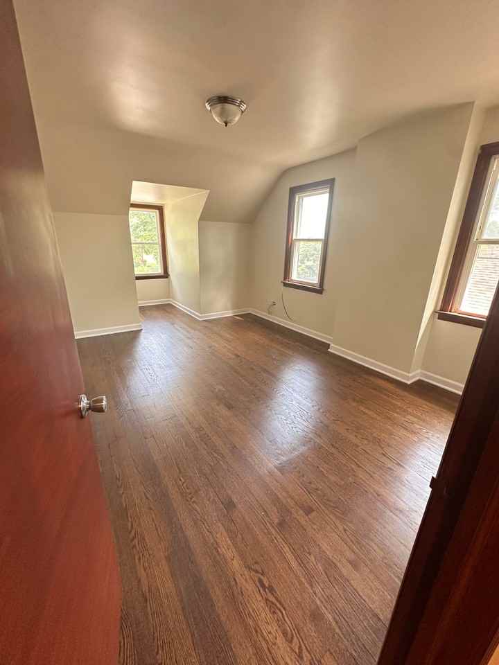 13708 S Wentworth Ave - Photo 3 of 10