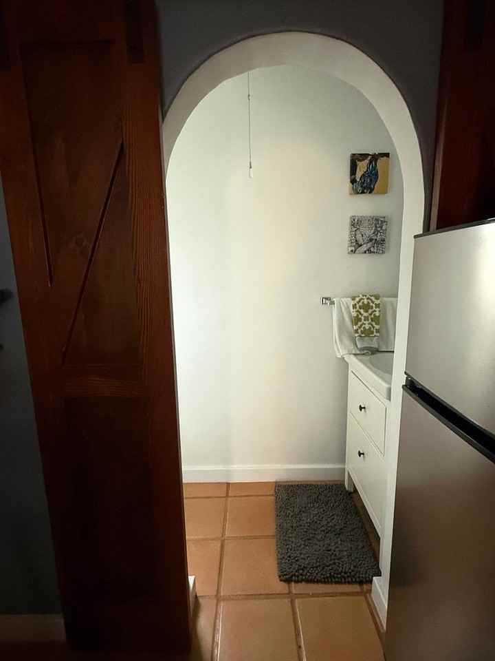 324 Aliso Dr Ne - Photo 2 of 8