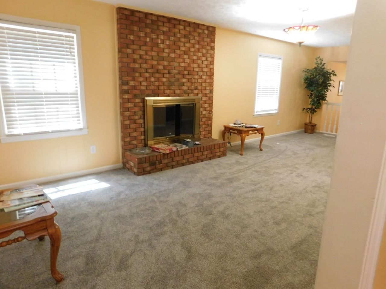 22580 Hoyl Cir - Photo 3 of 16
