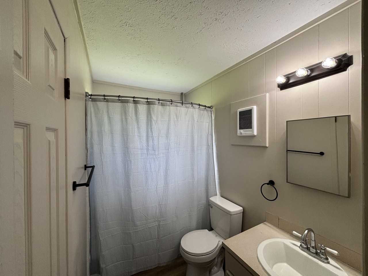 207 W Grant St - Photo 3 of 37