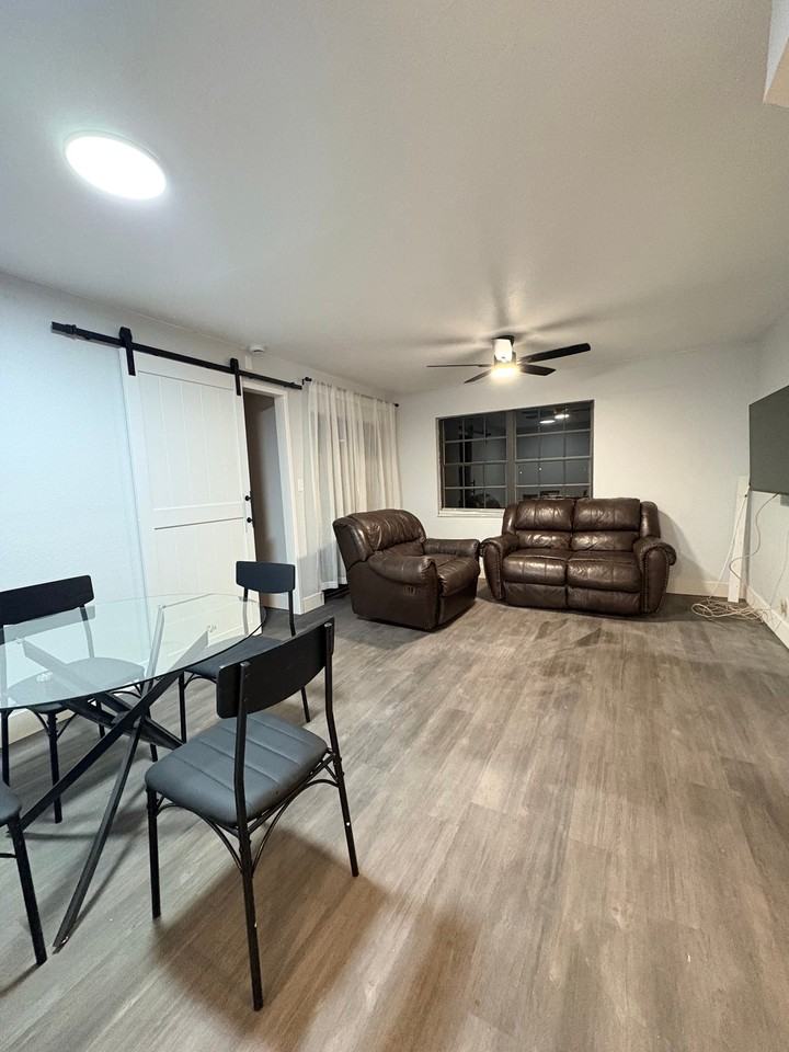 19505 Quesada Ave - Photo 2 of 8
