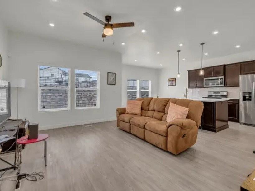 4536 E Hurstbourne Dr - Photo 4 of 19