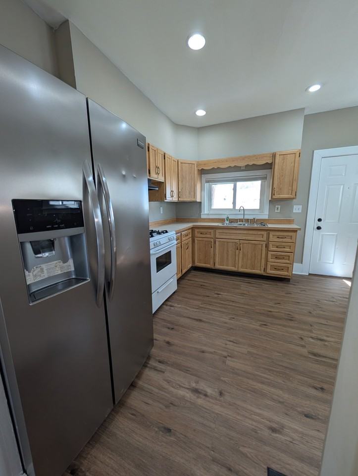 706 Kolping Ave #706 - Photo 4 of 17
