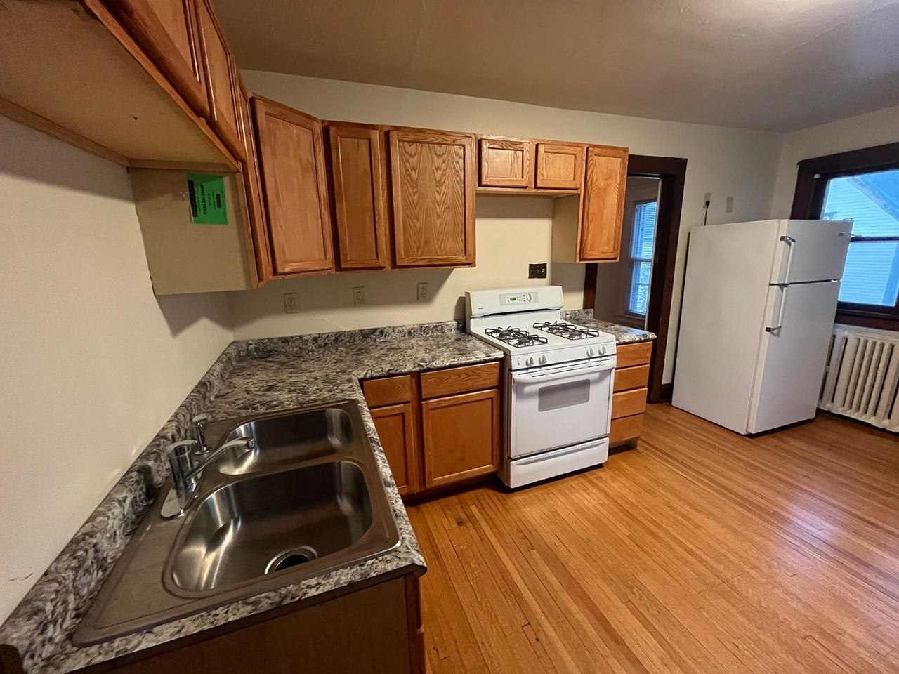 Spafford Ave 1029 - Photo 5 of 11