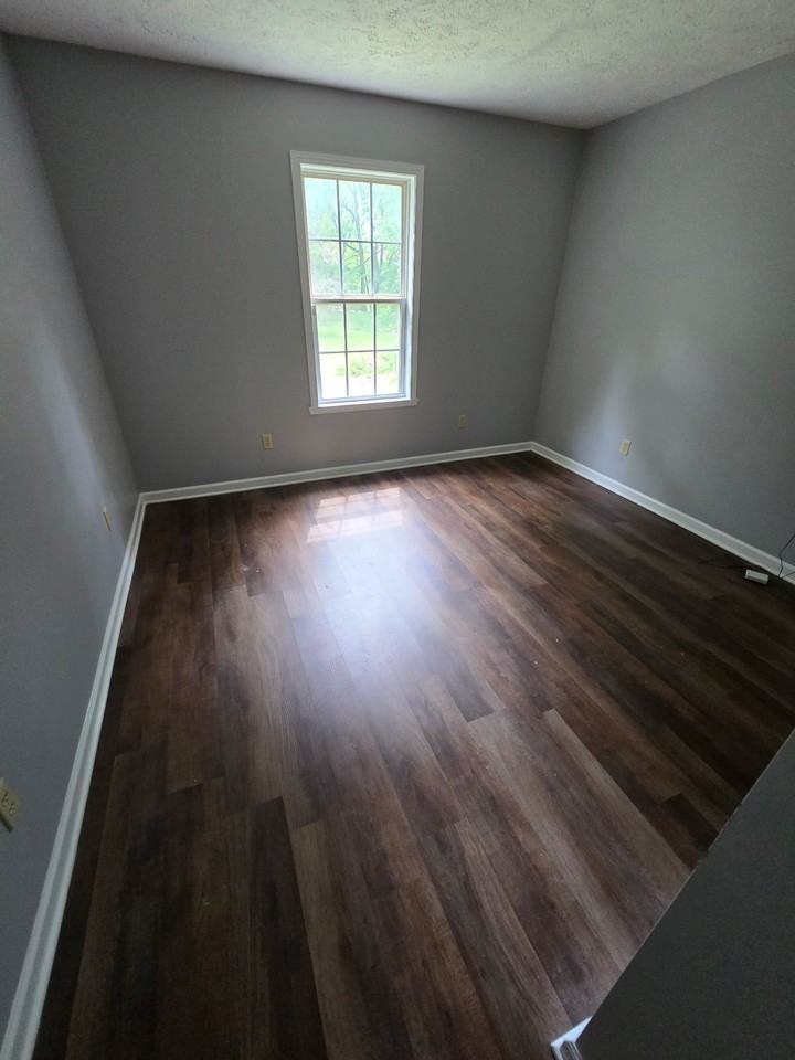 216 Simms St - Photo 4 of 10