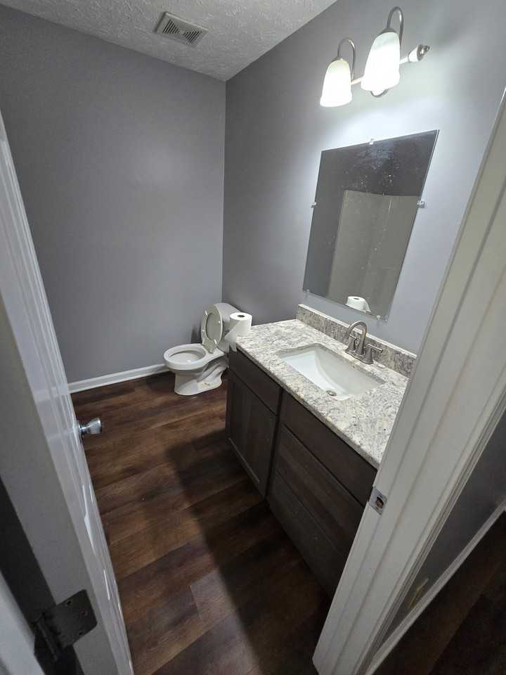 216 Simms St - Photo 7 of 10