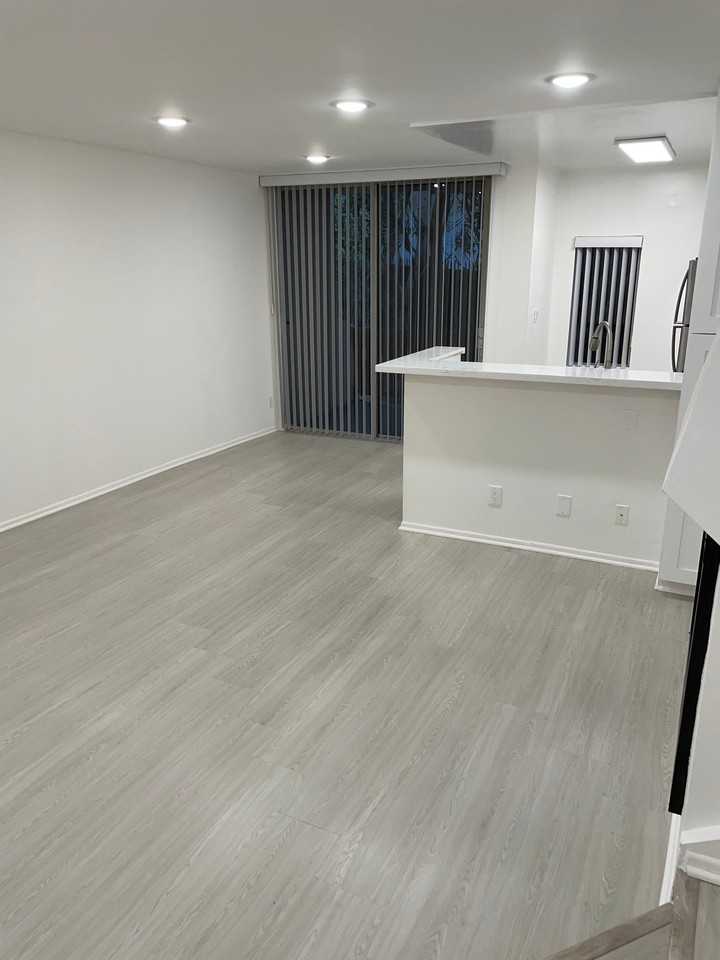 11730 W Sunset Blvd, Los Angeles, Ca, #118 - Photo 2 of 7