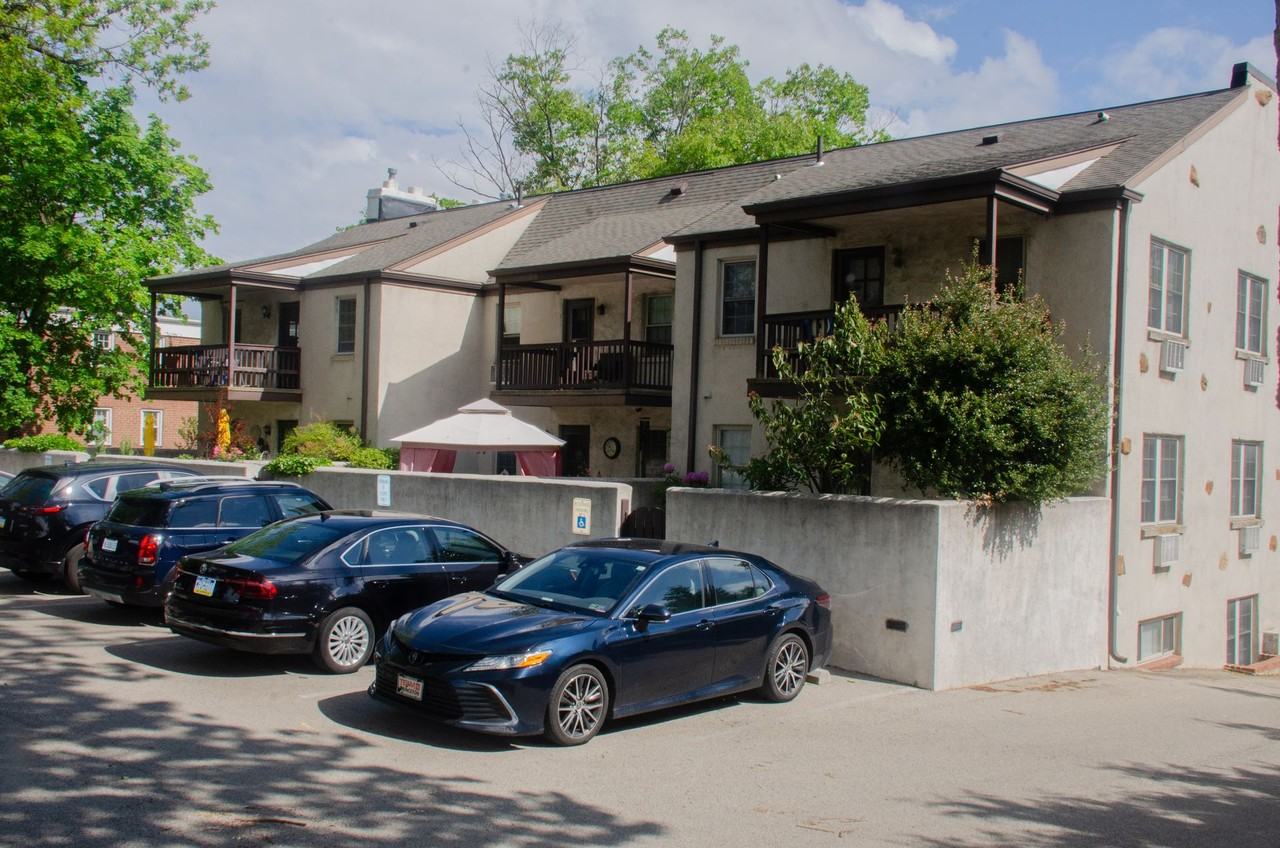Ardglen Gardens Apartments - Photo 2 of 27