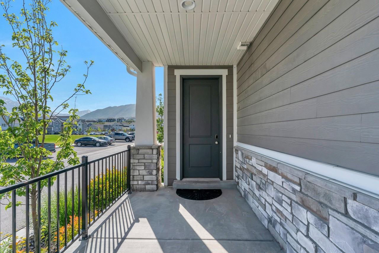 15167 S Wild Horse Way - Photo 4 of 30
