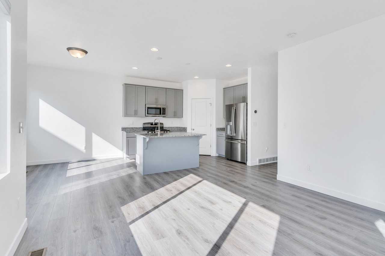 15167 S Wild Horse Way - Photo 7 of 30