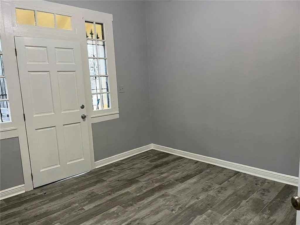 1836 Marigny St - Photo 4 of 12
