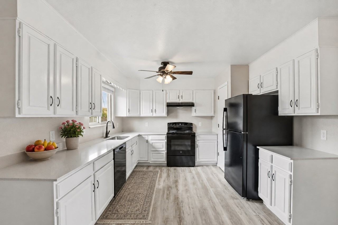 1482 Youngfield St - Photo 3 of 12