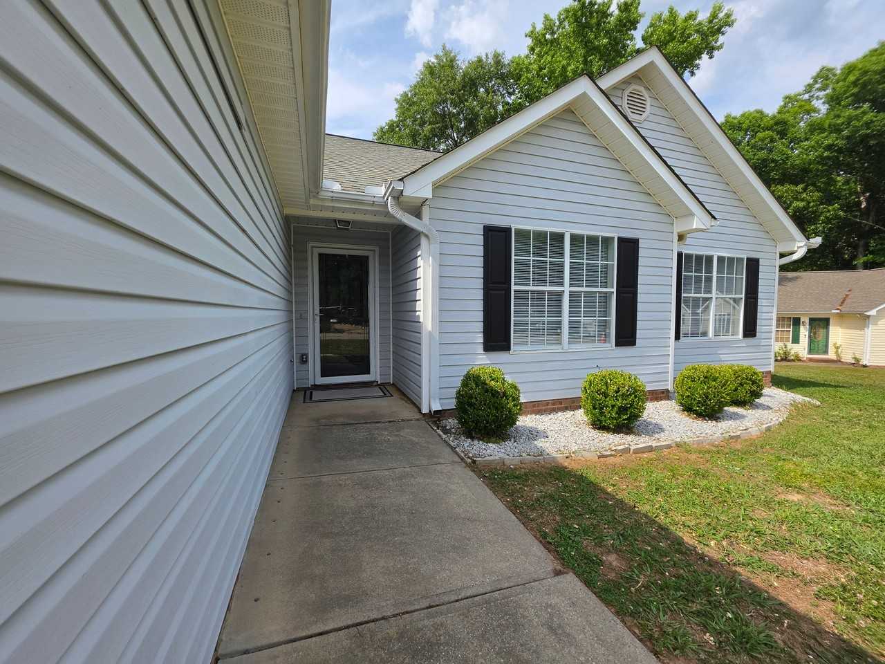 3 Lawrence Ward Ct - Photo 2 of 32