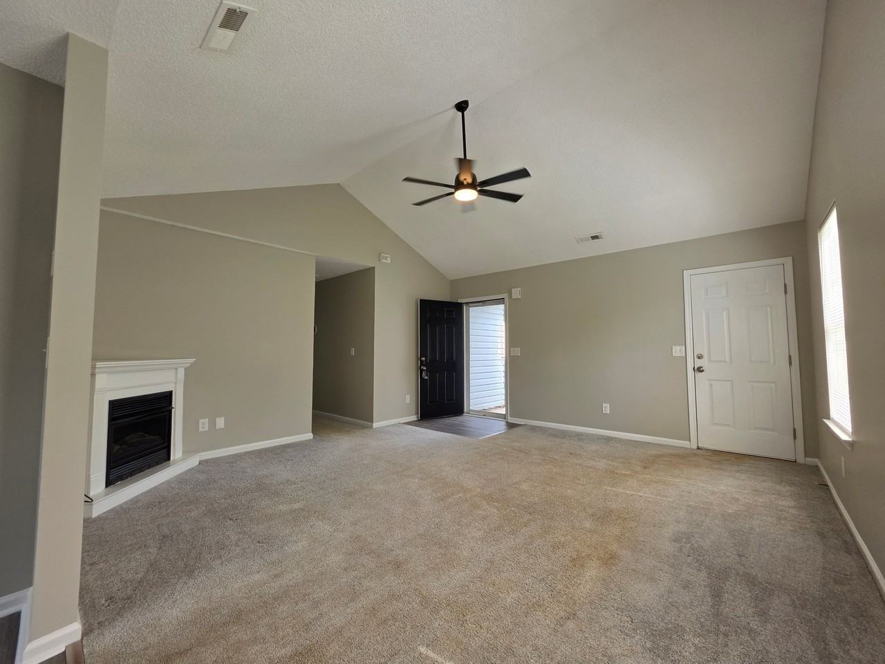 3 Lawrence Ward Ct - Photo 3 of 32