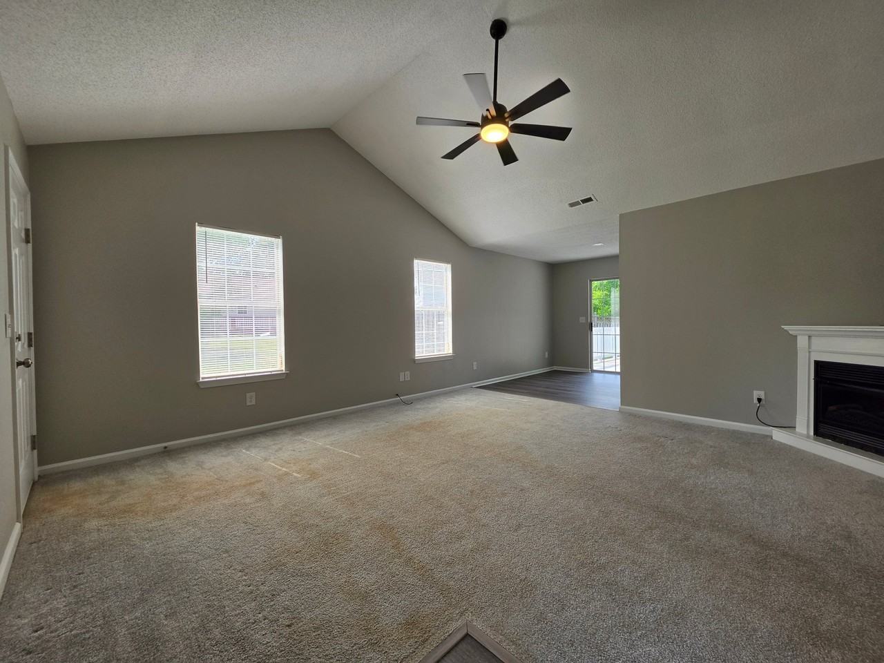 3 Lawrence Ward Ct - Photo 5 of 32