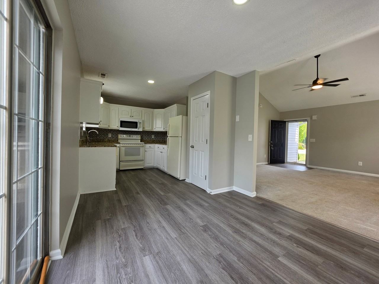 3 Lawrence Ward Ct - Photo 6 of 32