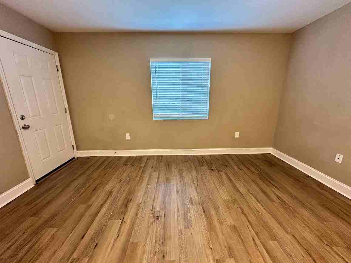 1139 Sycamore St - Photo 7 of 15