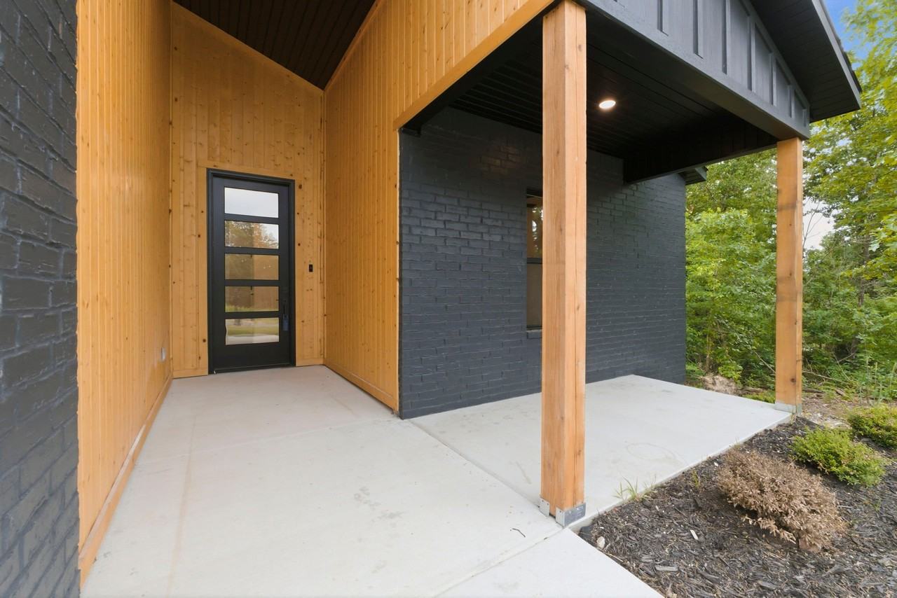5 Saint Asaph Dr - Photo 2 of 20