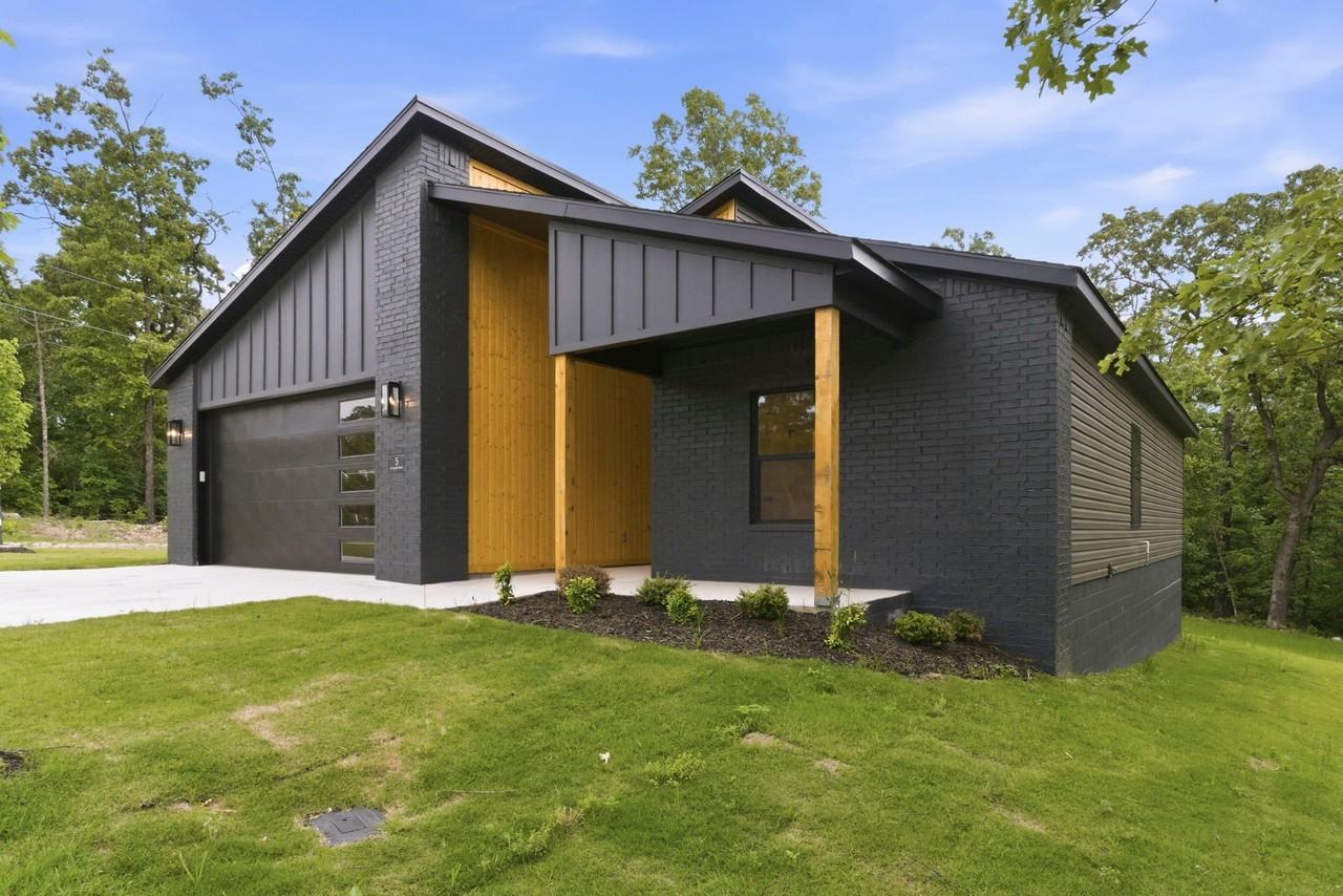5 Saint Asaph Dr - Photo 3 of 20