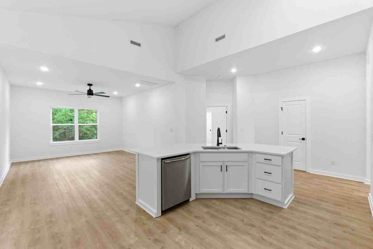 5 Saint Asaph Dr - Photo 6 of 20
