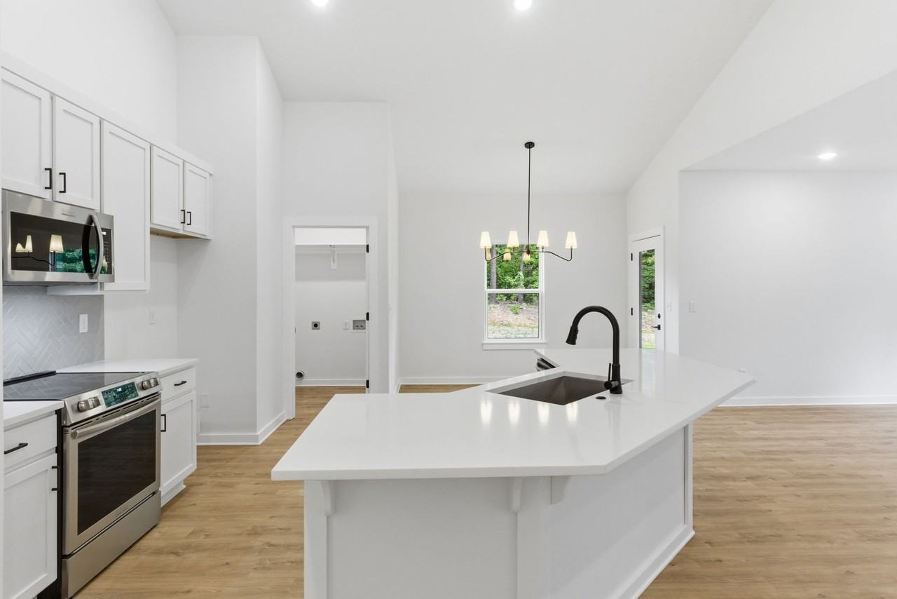 5 Saint Asaph Dr - Photo 7 of 20