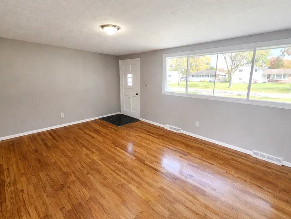19700 Newton Ave - Photo 5 of 13