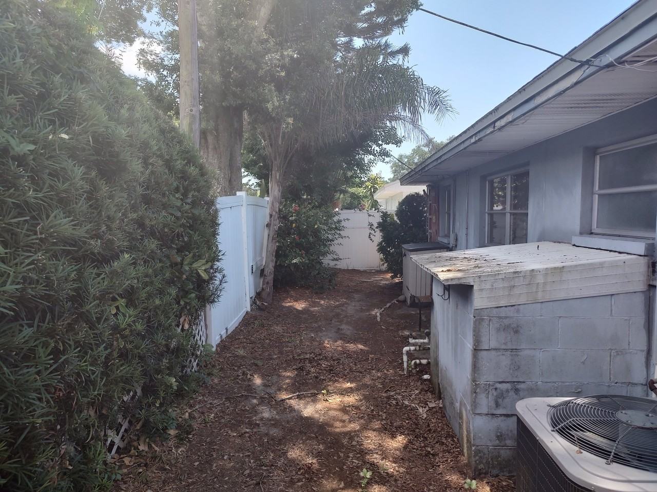 489 Jewel Ct #1 - Photo 5 of 17