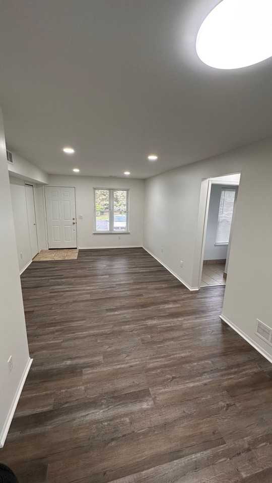 1524 Porter Cir - Photo 3 of 20