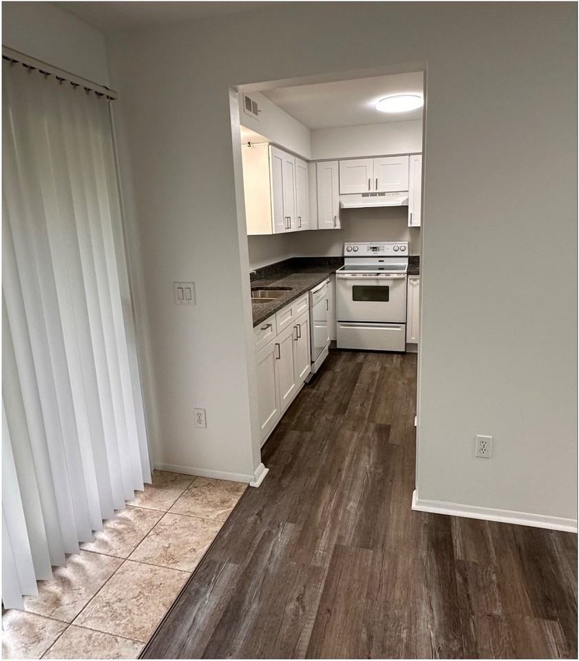 1524 Porter Cir - Photo 4 of 20