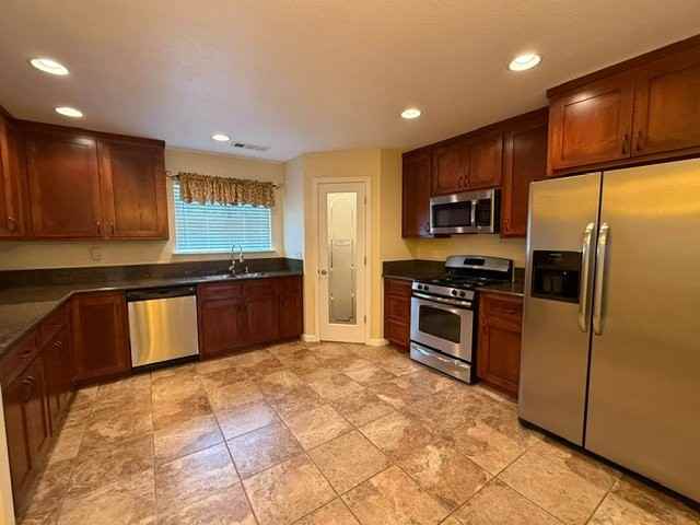 2689 Forestview Dr - Photo 6 of 18