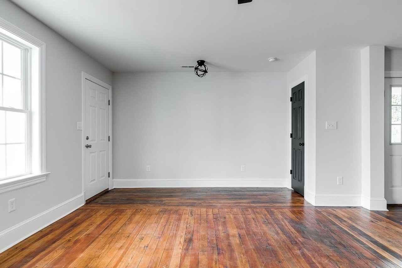 3005 Q St - Photo 7 of 19